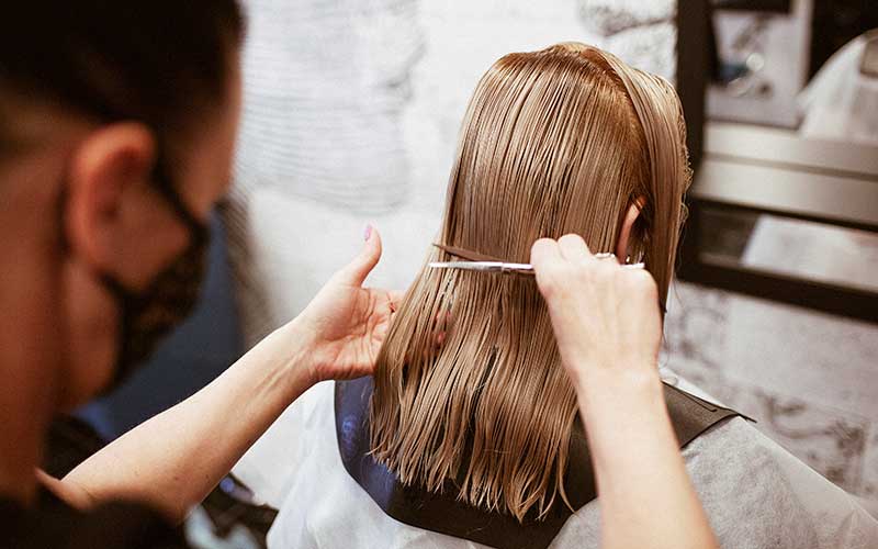 Strzyżenie damskie w salonie fryzjerskim Lusia Warszawa Ochota